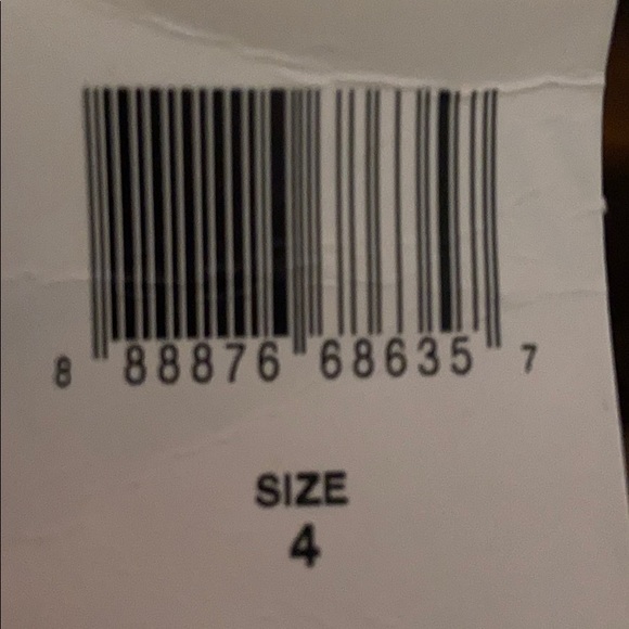 Red dress - Picture 4 of 4